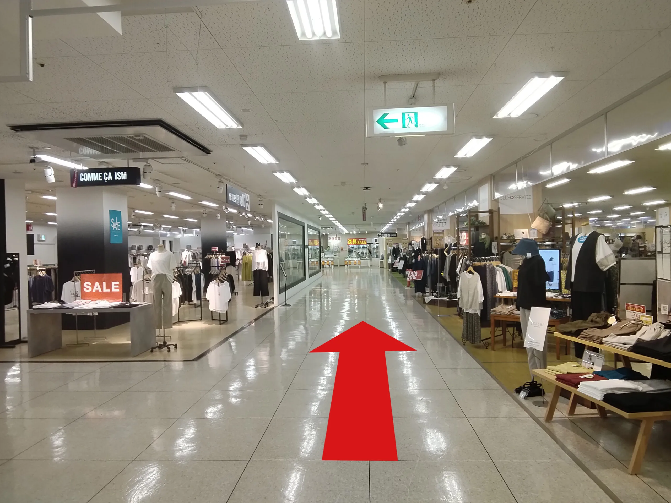イオン明石店への道順 4: 2F通路写真