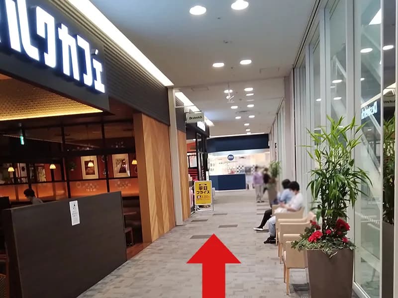 イオンモール京都五条店への道順 4: 3F通路写真