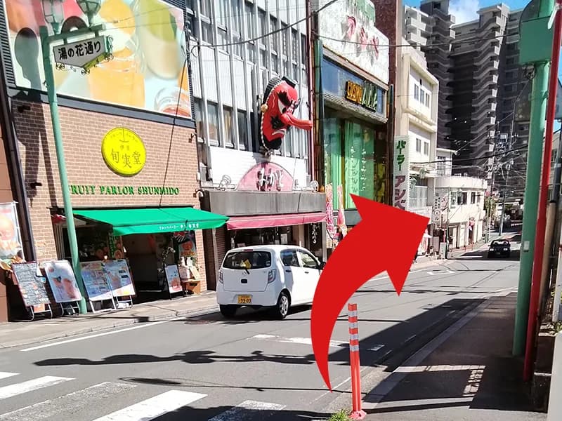 伊東店への道順 3: 駅前通路写真