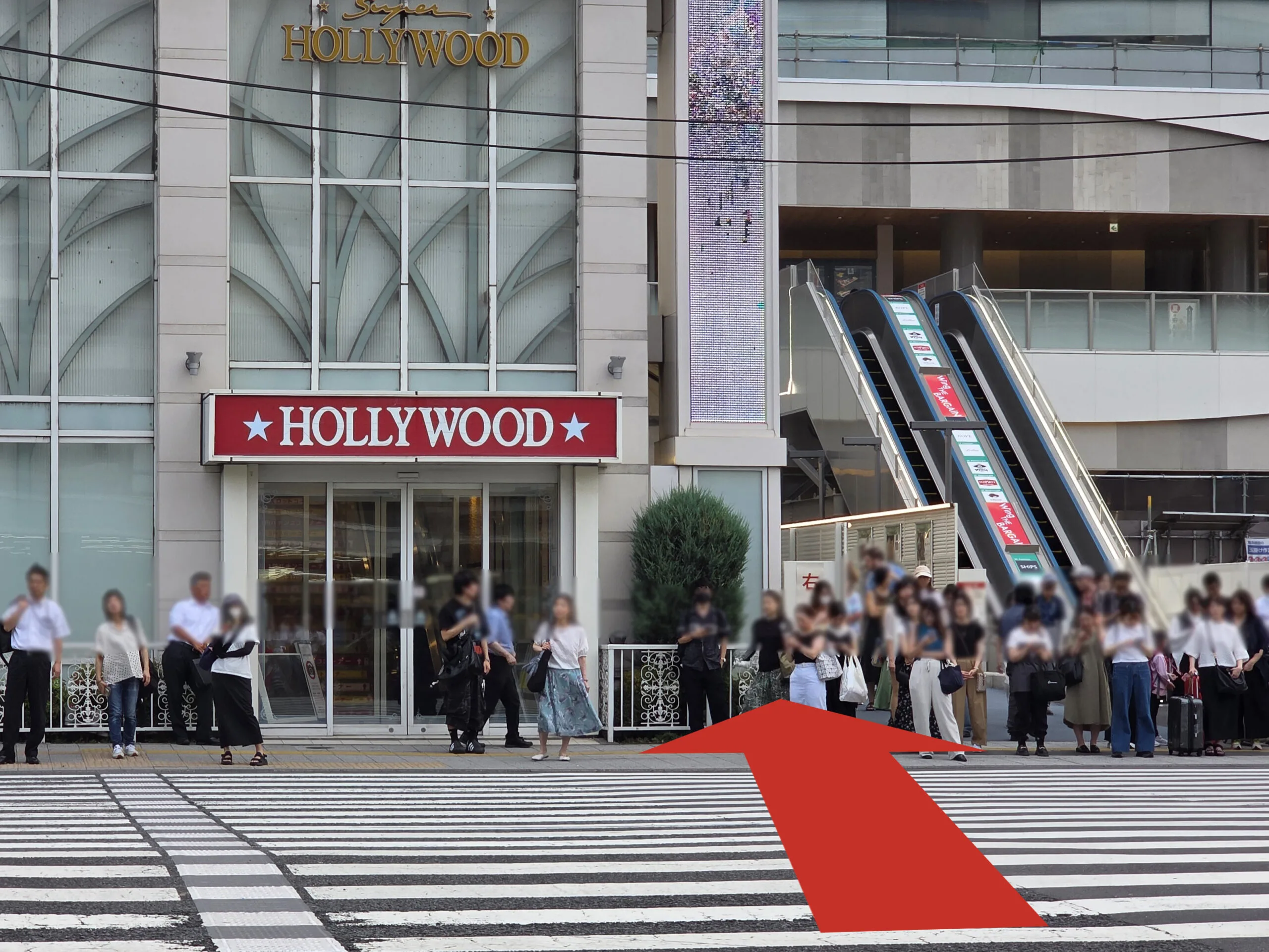 ウィング高輪店への道順 4: 駅前写真